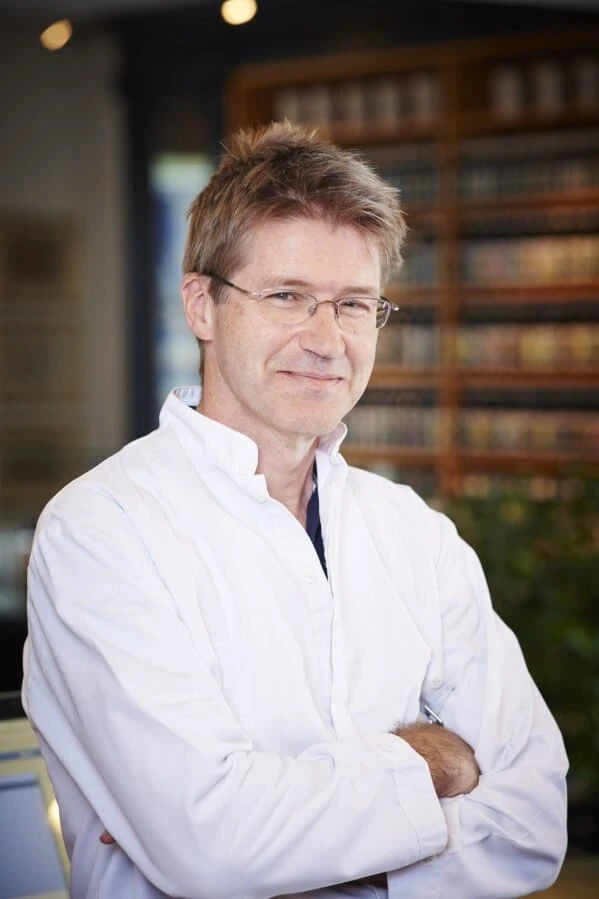 Dr. pharm. Manfred Fankhauser Dr. pharm. Manfred Fankhauser